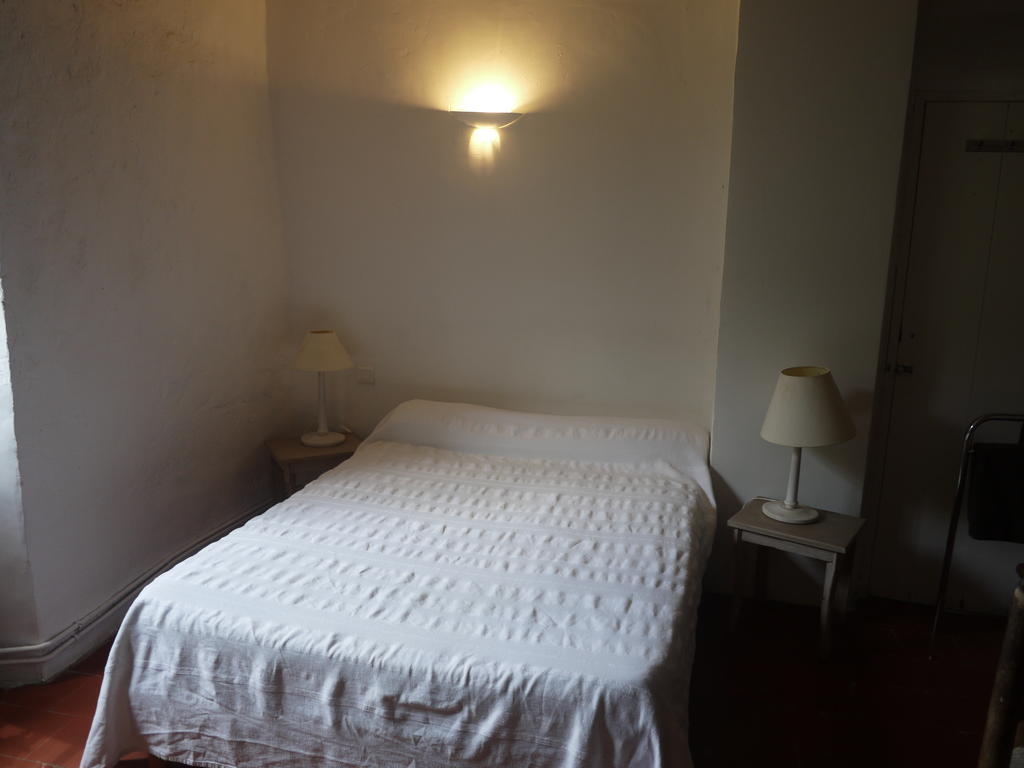 Auberge Des Seguins Buoux Стая снимка