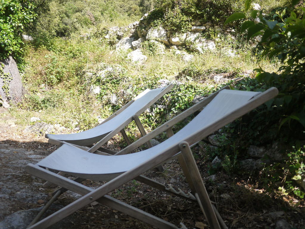 Auberge Des Seguins Buoux Стая снимка