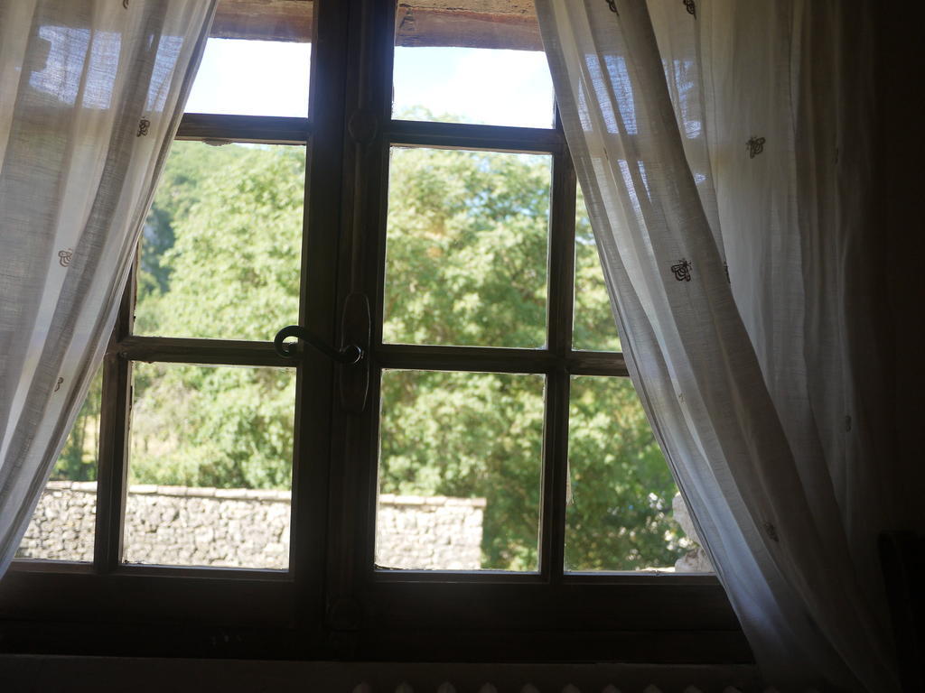 Auberge Des Seguins Buoux Стая снимка