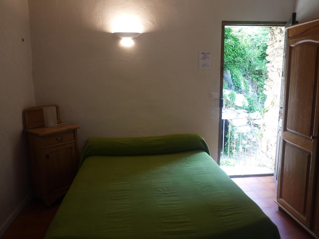 Auberge Des Seguins Buoux Стая снимка