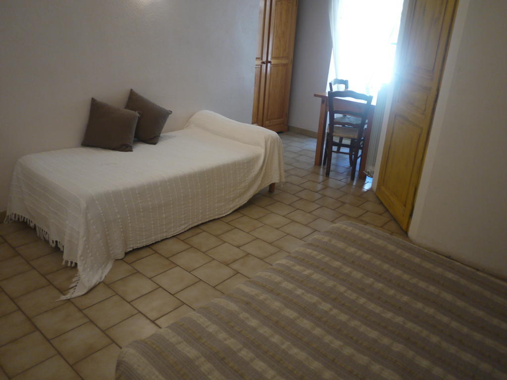 Auberge Des Seguins Buoux Стая снимка