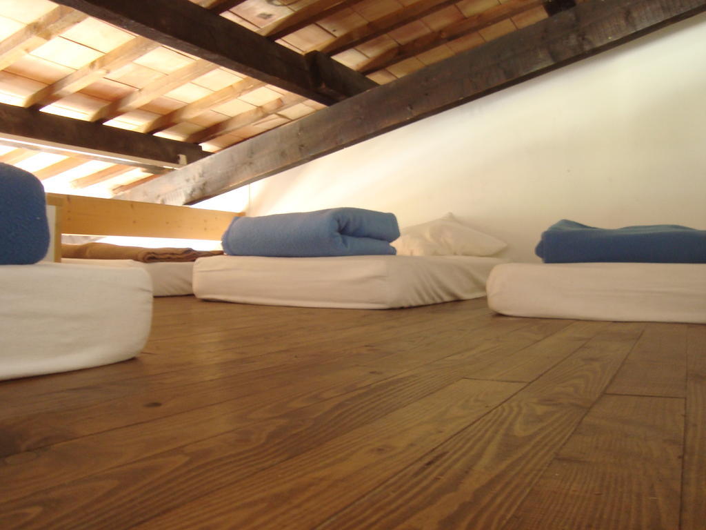 Auberge Des Seguins Buoux Стая снимка
