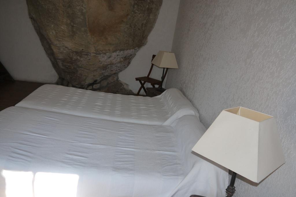Auberge Des Seguins Buoux Стая снимка