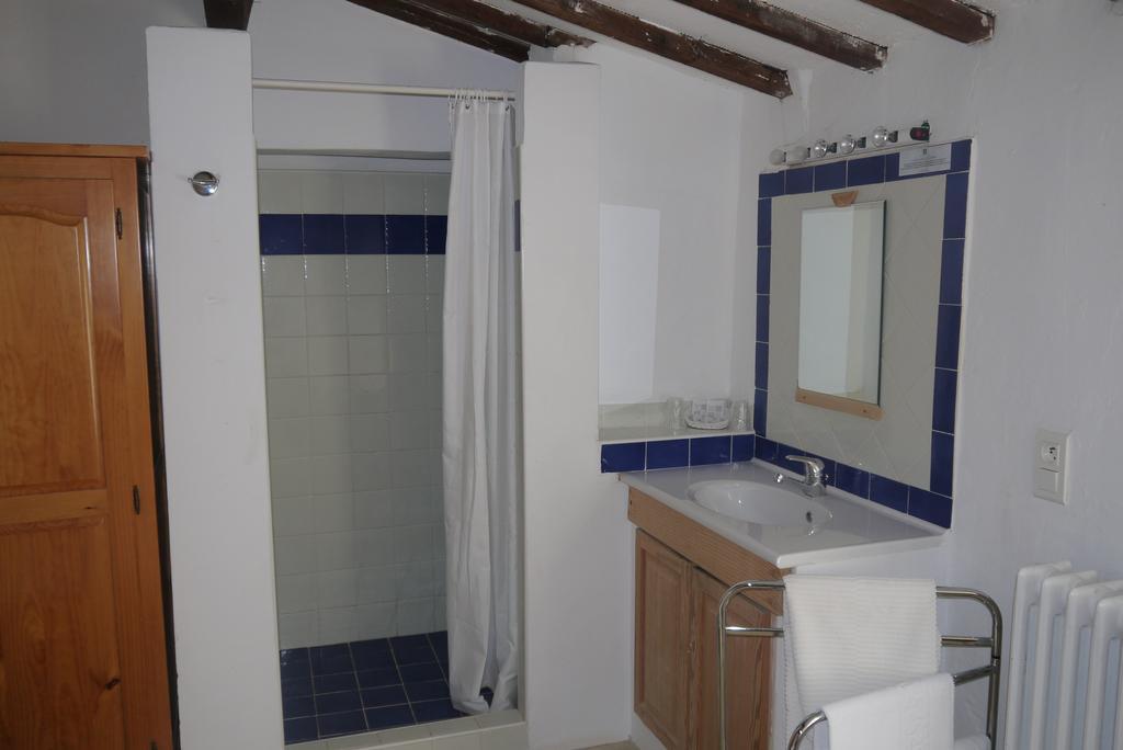 Auberge Des Seguins Buoux Стая снимка