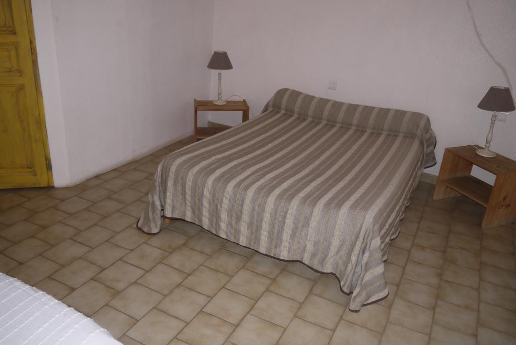 Auberge Des Seguins Buoux Стая снимка