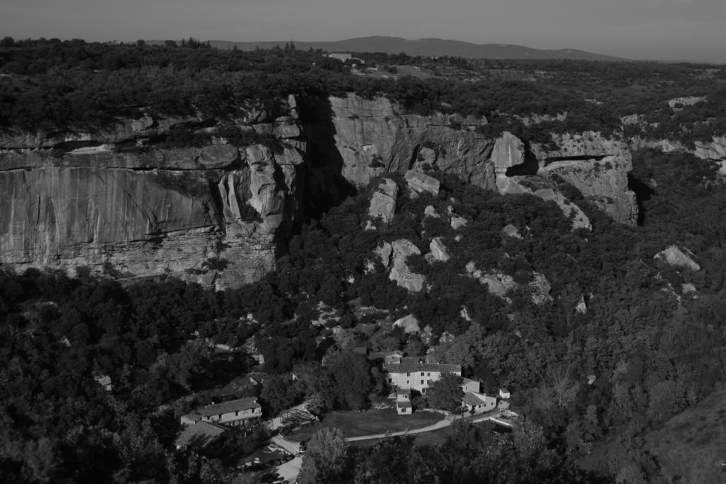 Auberge Des Seguins Buoux Екстериор снимка
