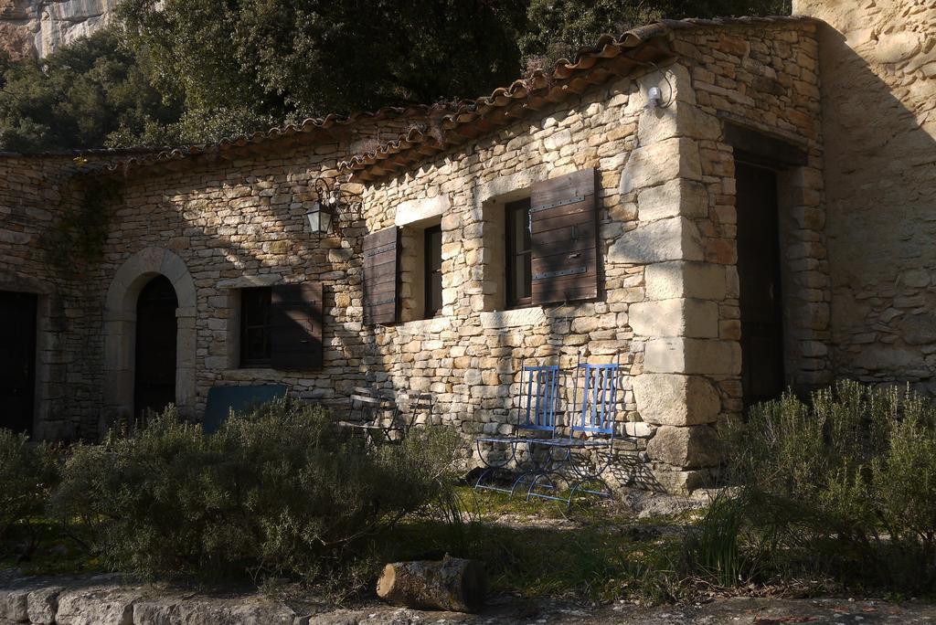Auberge Des Seguins Buoux Екстериор снимка