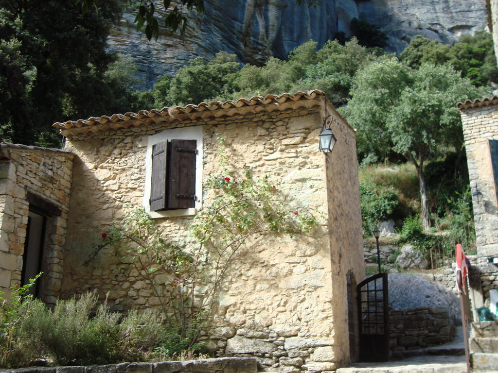Auberge Des Seguins Buoux Екстериор снимка