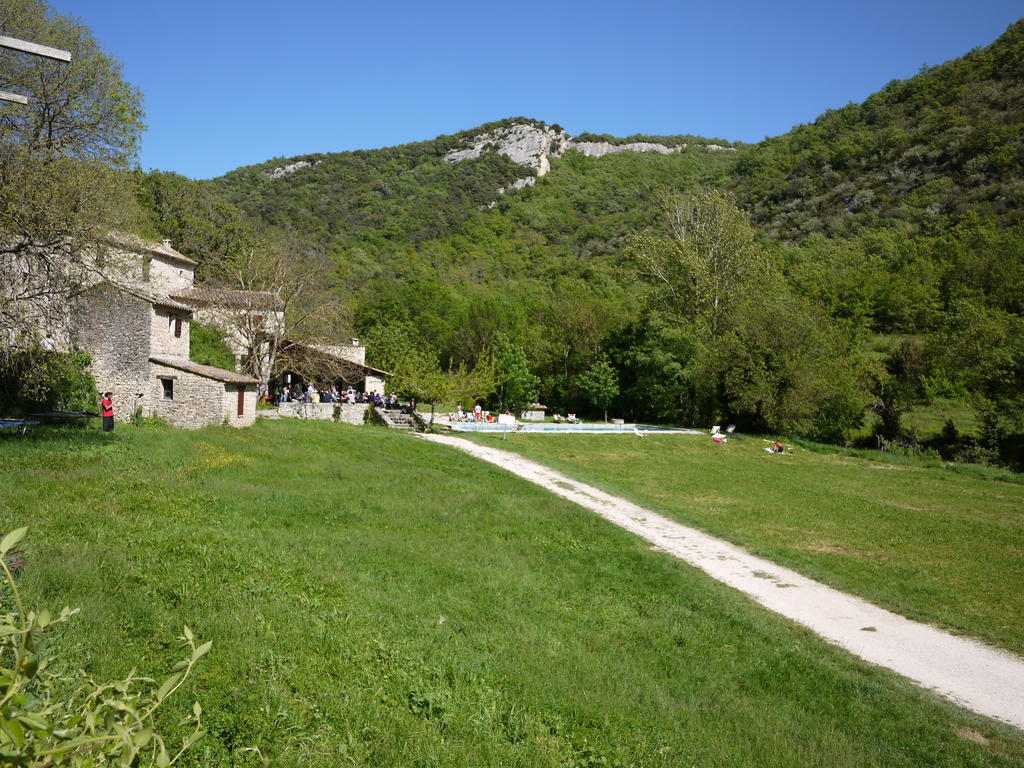 Auberge Des Seguins Buoux Екстериор снимка